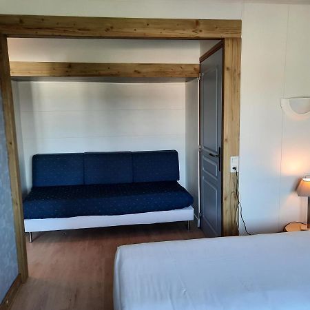 Hotel Des Iles Theix Buitenkant foto
